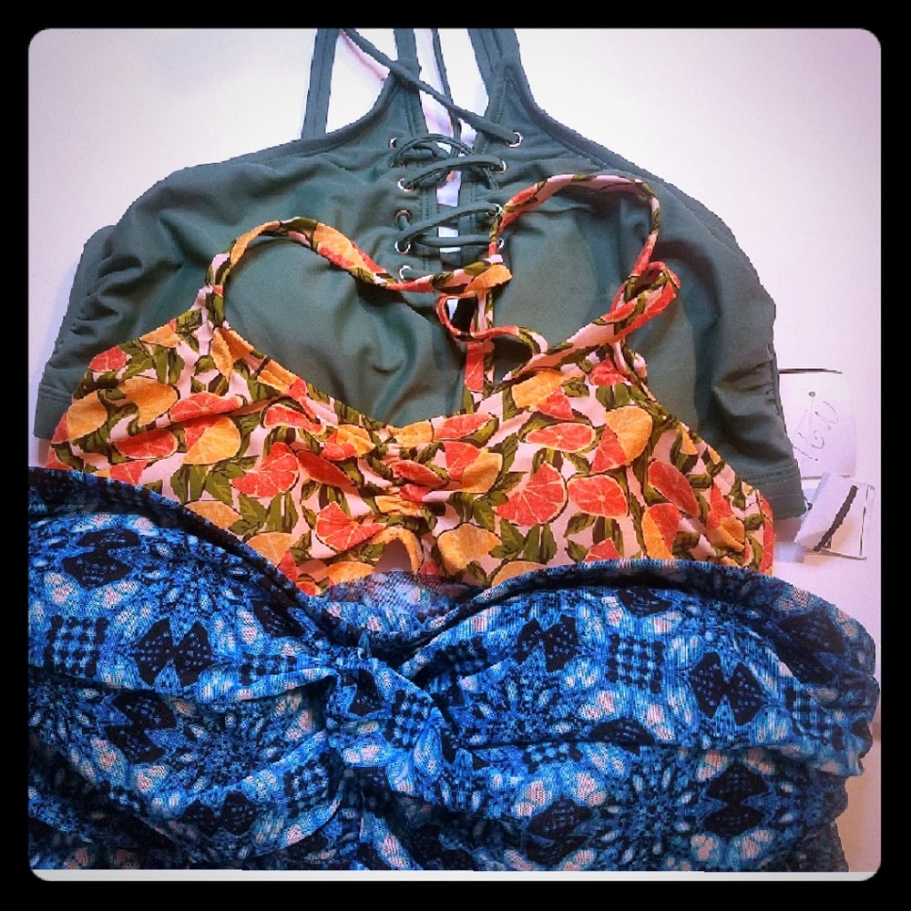 3 Assorted  Top bikinis  size :16W